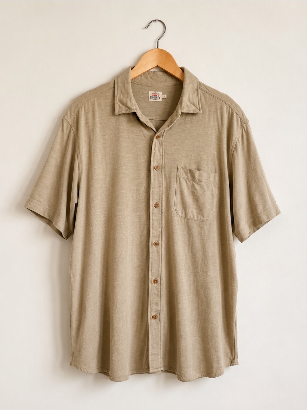 Faherty Sunwashed Knit Short Sleeve Shirt XL Men's Tan Single Pocket Button
